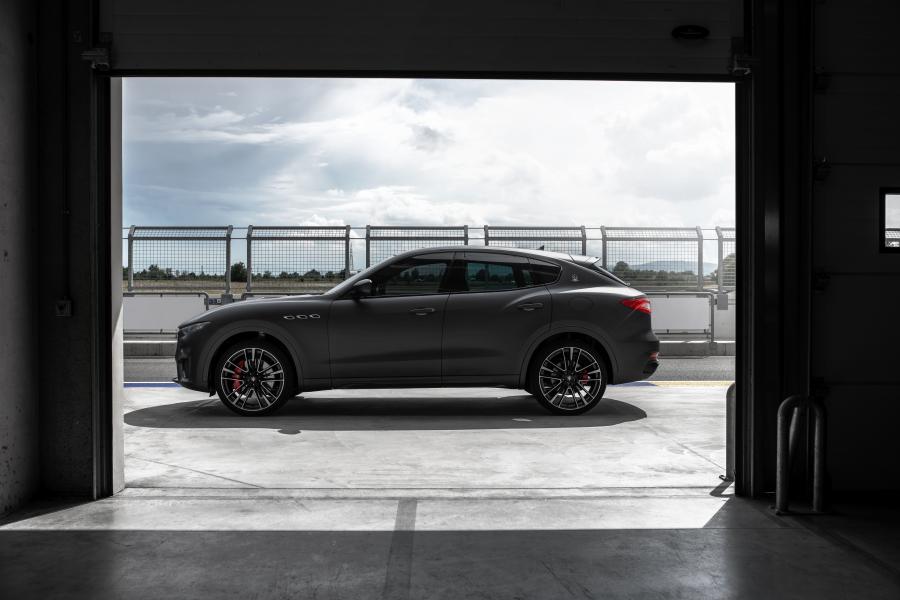 Maserati Levante Trofeo 2018 года  (WW) (фото 38 из 62)